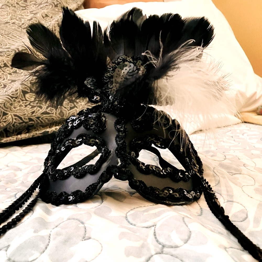 Costume mask